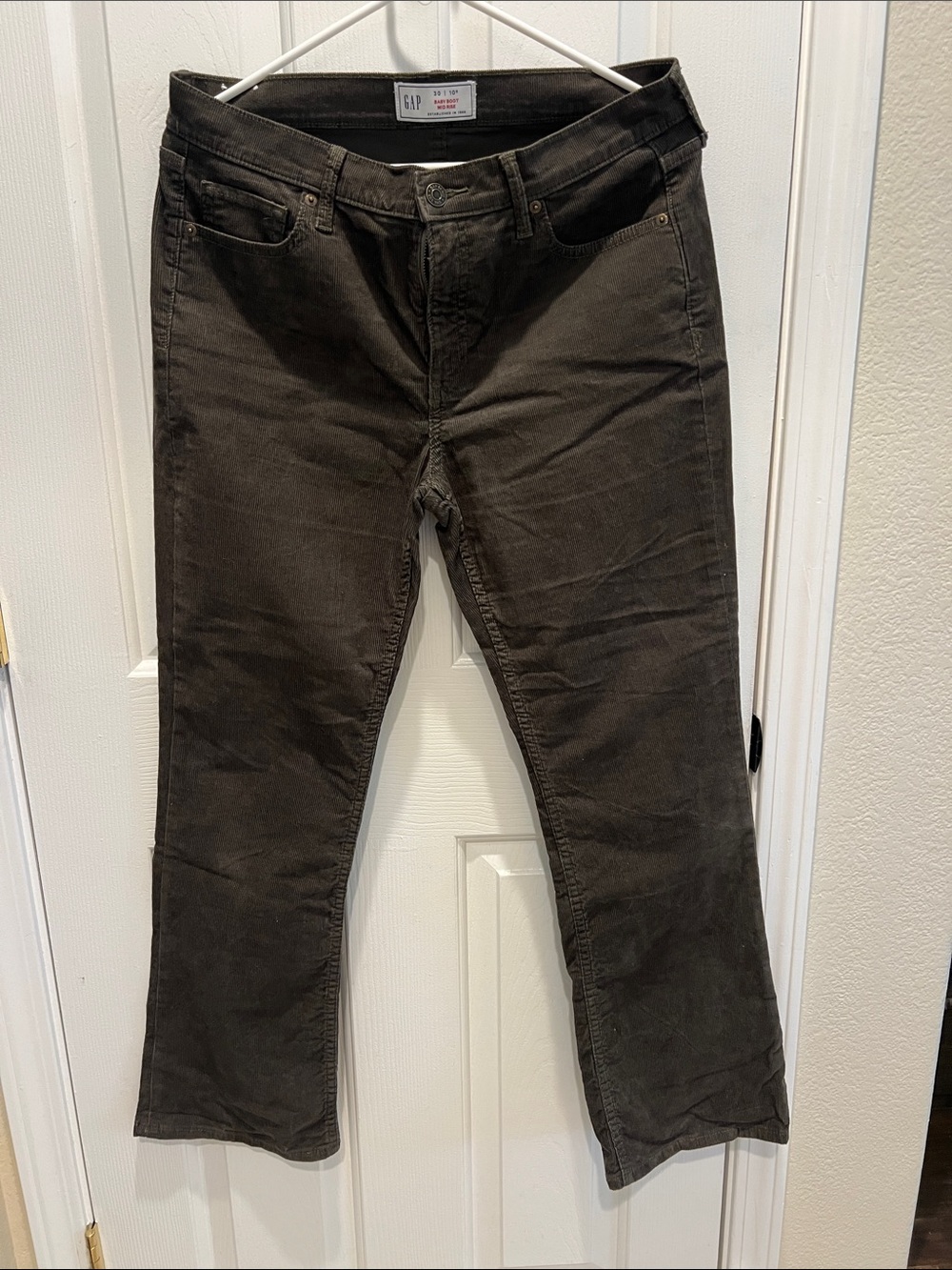 GAP Women’s olive Babyboot mid rise jeans 30S